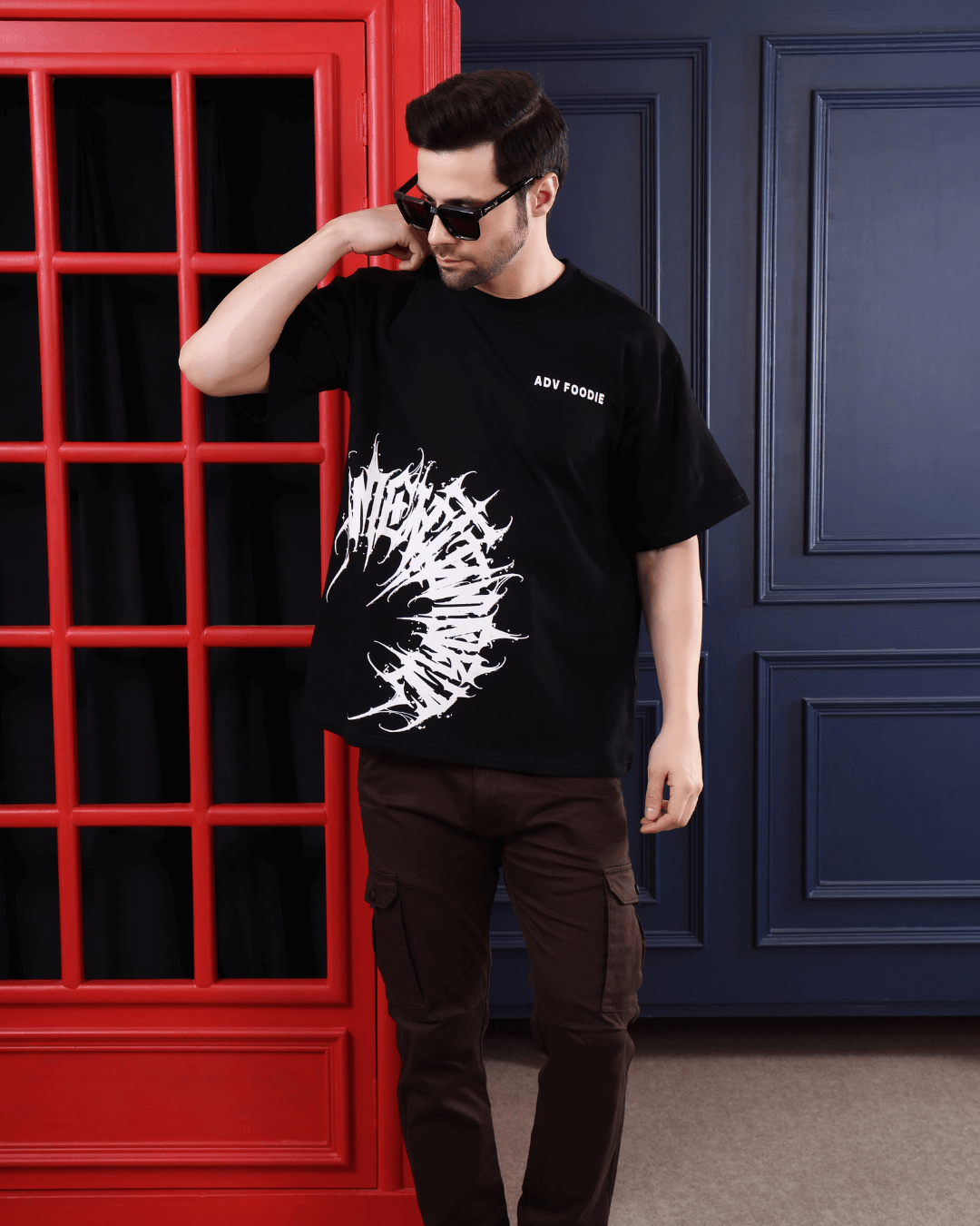 Statue Vibes Black Oversized T shirt – Bold & Timeless Streetwear